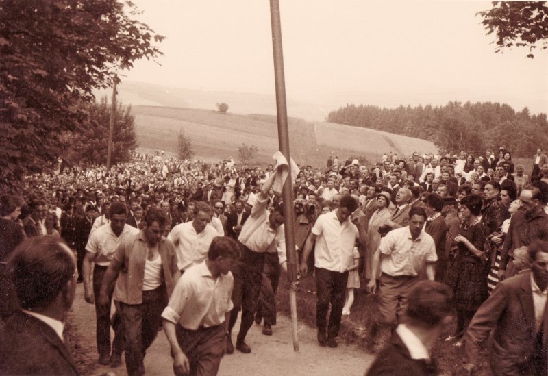 Die Kerze wird auf den Bogenberg getragen (1962)